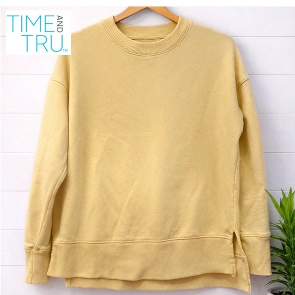 Time and Tru Tops - 👚🩵🌺Time and Tru Cozy Crewneck Sweatshirt – Size XS (Runs Big)